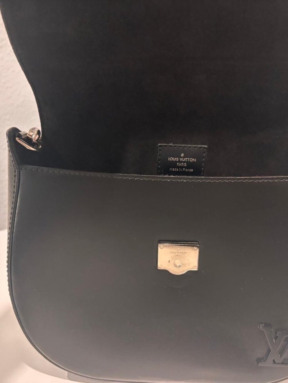 Louis Vuitton Luna Epi Leather Black with strap - Picture 8 of 11